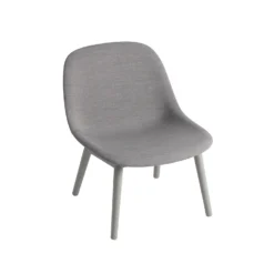 Muuto Fiber Lounge Fauteuil Met Eikenhouten Poten