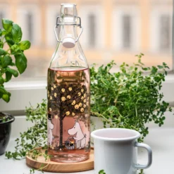 Muurla Mumin Glazen Fles 1 L -Filskars Winkel 37029 01 05 f3c2c09f5a scaled