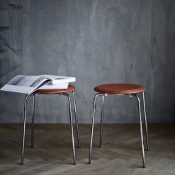 Fritz Hansen Dot Leren Kruk -Filskars Winkel 37337 01 02 014eeeefe6 scaled