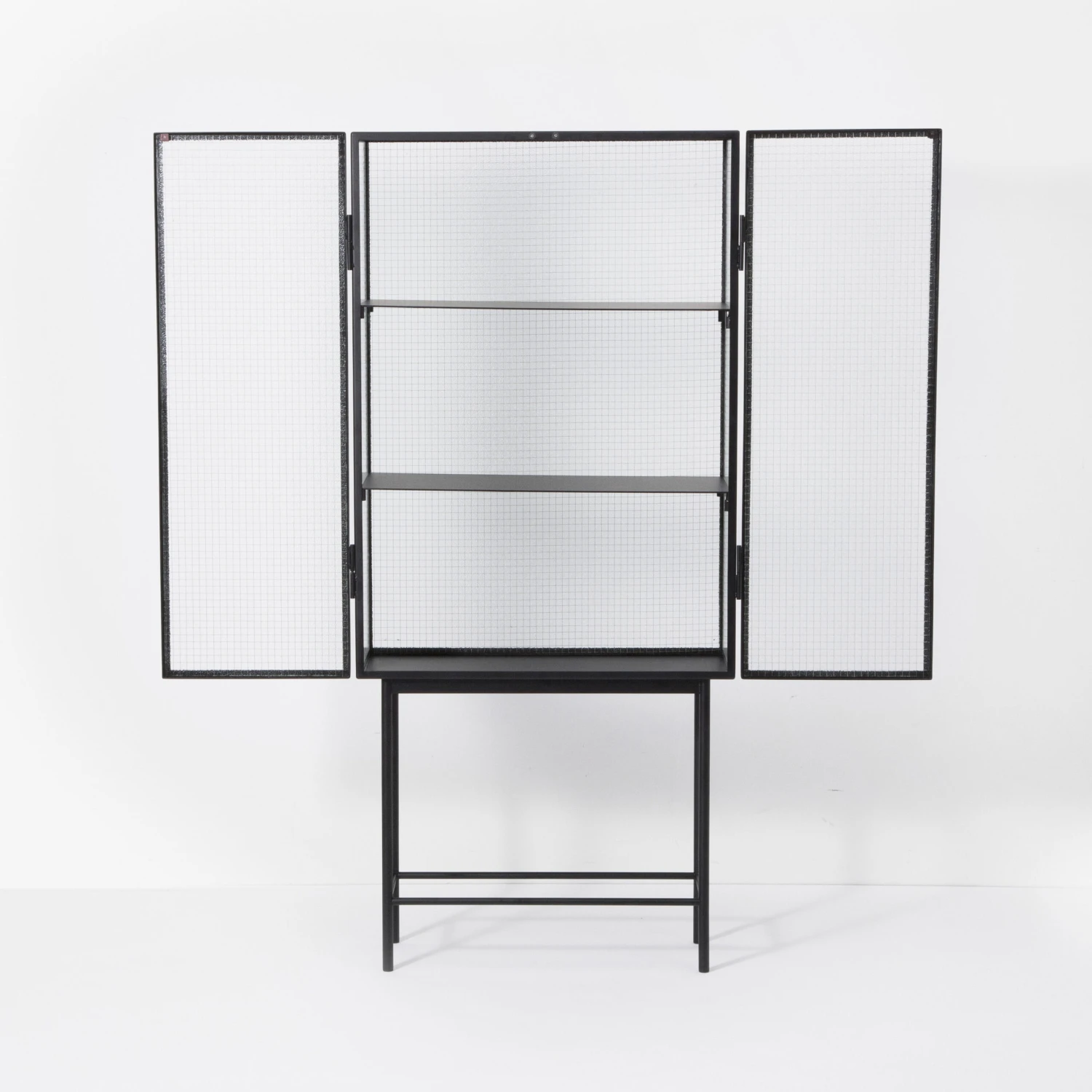 Ferm LIVING Haze Vitrinekast 2 Ferm LIVING Haze Vitrinekast - Afbeelding 2