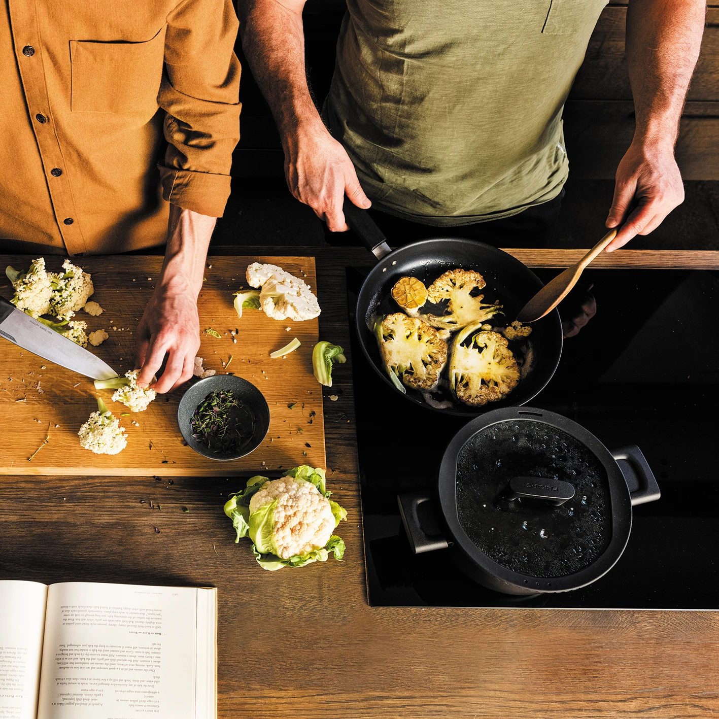 Fiskars Hard Face Braadpan Met Deksel 2 Fiskars Hard Face Braadpan Met Deksel - Afbeelding 2