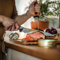 Fiskars Functional Form Snijmes -Filskars Winkel 47495 01 3 EnvironmentImage c04904a403 scaled