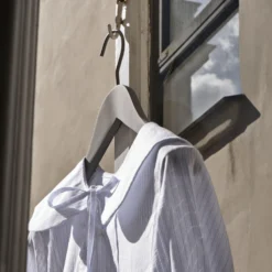 HAY Kledinghanger Wide 4-pack -Filskars Winkel 500694 01 3 EnvironmentImage 4c5ca1e8b2 scaled