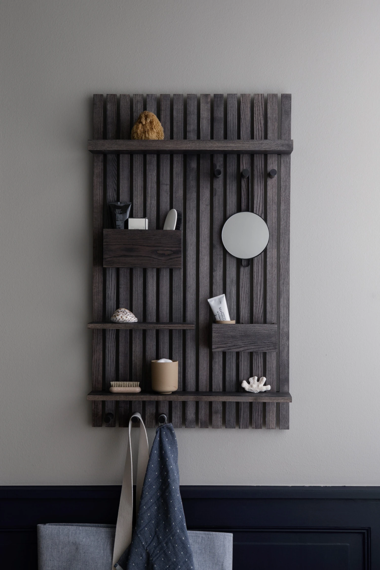Ferm LIVING Wooden Multi Shelf Wandrek 2 Ferm LIVING Wooden Multi Shelf Wandrek - Afbeelding 2
