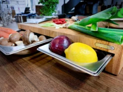 Continenta Snijplank Rubberhout Met 3 Bakken -Filskars Winkel 508563 01 4 EnvironmentImage 2ee9c448df scaled