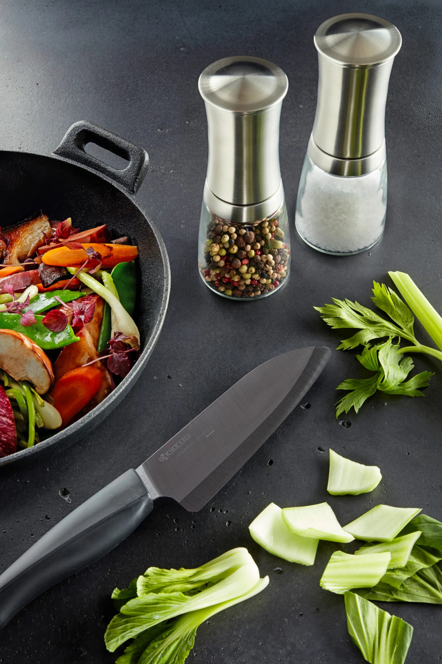 Kyocera Keramische Kruidenmolen Met Glazen Potje 3 Kyocera Keramische Kruidenmolen Met Glazen Potje - Afbeelding 3