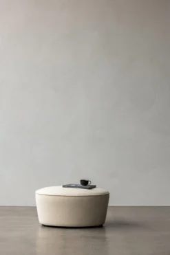 Menu Cairn Poef Ovaal -Filskars Winkel 508803 01 4 EnvironmentImage b56aefae46 scaled