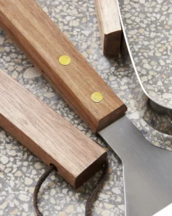 Nicolas Vahé BBQ Grillset 3-delig -Filskars Winkel 508920 01 5 EnvironmentImage 62f4f8125a scaled