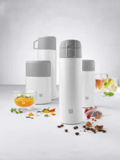 Zwilling Thermo Thermosfles 0,45 L -Filskars Winkel 509051 01 10 EnvironmentImage 2672899147 scaled