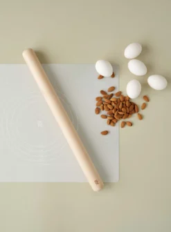 RIG TIG BAKE-IT Deegroller En Bakmat -Filskars Winkel 510459 01 3 EnvironmentImage 92f5539c0d scaled