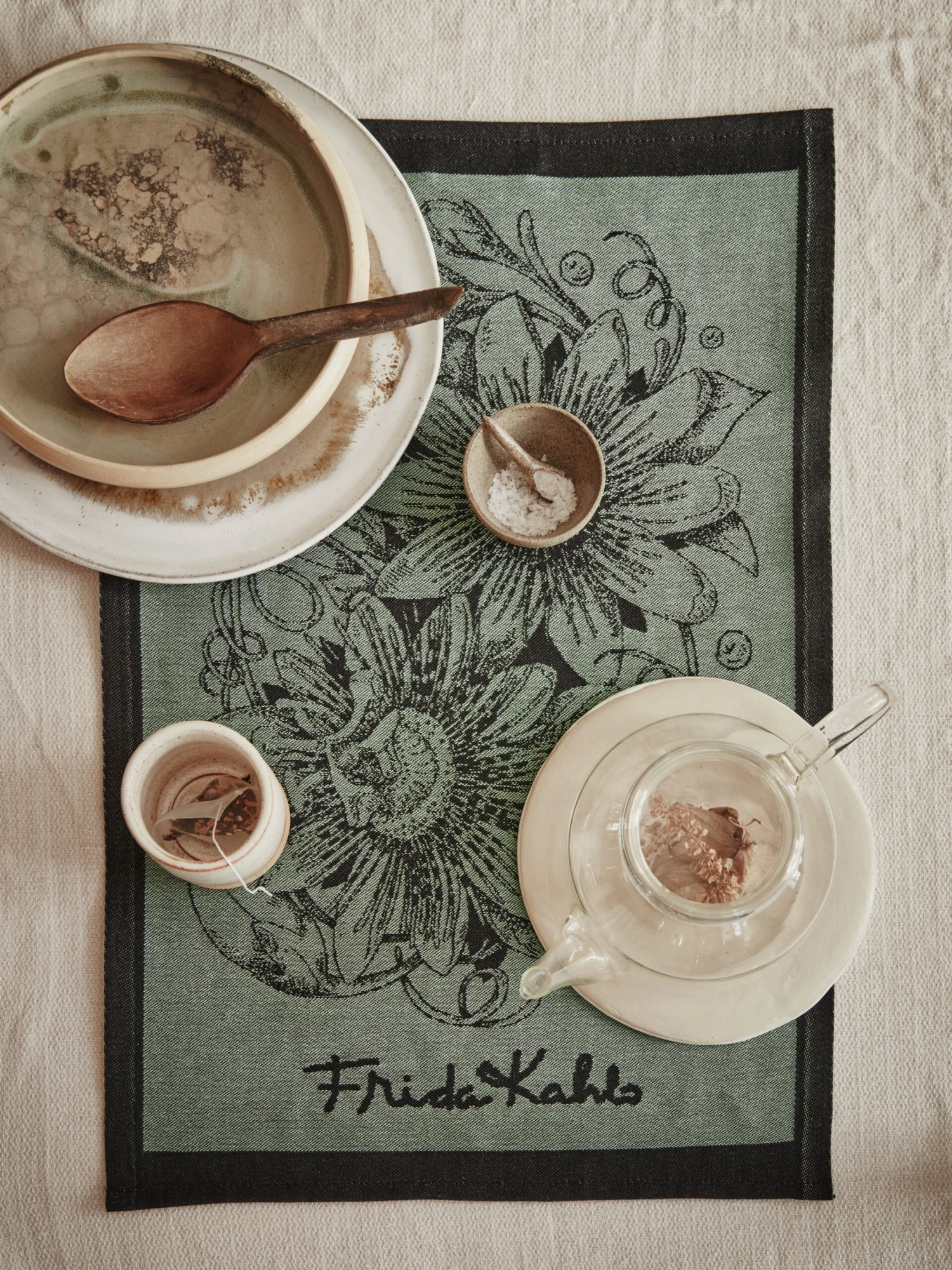 Frida Kahlo Mi Jardin Keukenhanddoek 35x50 Cm 2 Frida Kahlo Mi Jardin Keukenhanddoek 35x50 Cm - Afbeelding 2