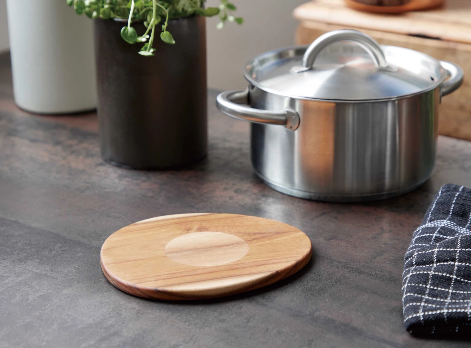 Aida Raw Pannenonderzetter Magnetisch 15x17,5 Cm 3 Aida Raw Pannenonderzetter Magnetisch 15x17,5 Cm - Afbeelding 3