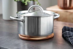 Aida Raw Pannenonderzetter Magnetisch 15x17,5 Cm 7 Aida Raw Pannenonderzetter Magnetisch 15x17,5 Cm -Filskars Winkel 512600 01 4 EnvironmentImage d860c2f674 scaled