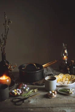 Arvet Gehamerde Zwarte Steelpan Met Deksel -Filskars Winkel 513364 01 4 EnvironmentImage b7eade14ed