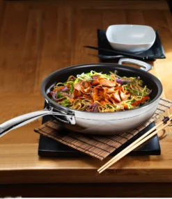 Le Creuset 3-Ply Non-stick Koekenpan Hulphandvat -Filskars Winkel 514141 01 4 EnvironmentImage a6a09f9ffb scaled