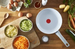 Tefal Natural Chef Koekenpannenset Grijs -Filskars Winkel 515083 01 4 EnvironmentImage 13c703c41e scaled