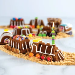 Nordic Ware Train Cake Bakvorm -Filskars Winkel 515964 01 4 EnvironmentImage f1e9107df2 scaled