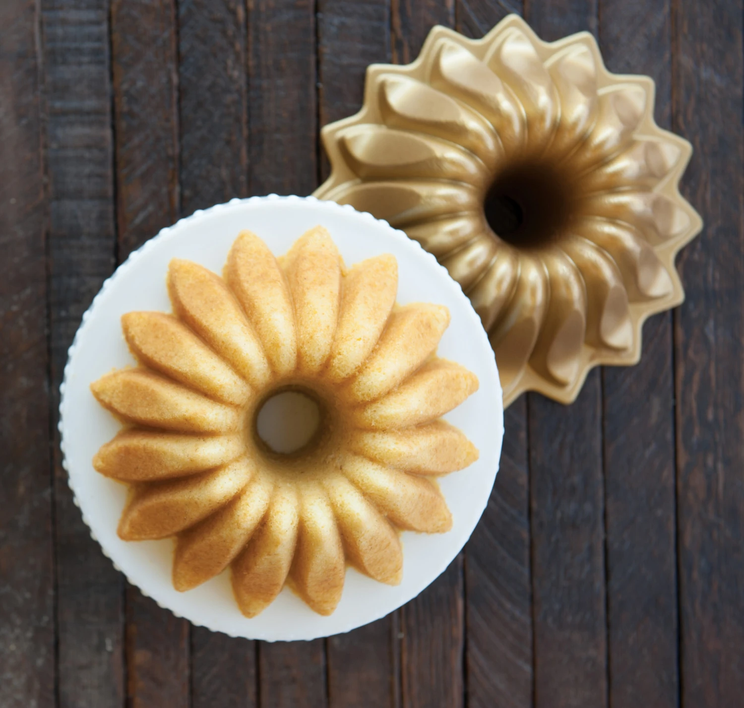 Nordic Ware Lotus Bundt Bakvorm 2 Nordic Ware Lotus Bundt Bakvorm - Afbeelding 2