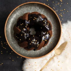 Nordic Ware 75th Anniversary Braided Bundt Bakvorm 13 Nordic Ware 75th Anniversary Braided Bundt Bakvorm -Filskars Winkel 515978 01 8 EnvironmentImage 6625678929 scaled