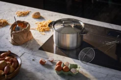 Fiskars All Steel Braadpan -Filskars Winkel 566619 01 4 EnvironmentImage 3fdc50c902 scaled