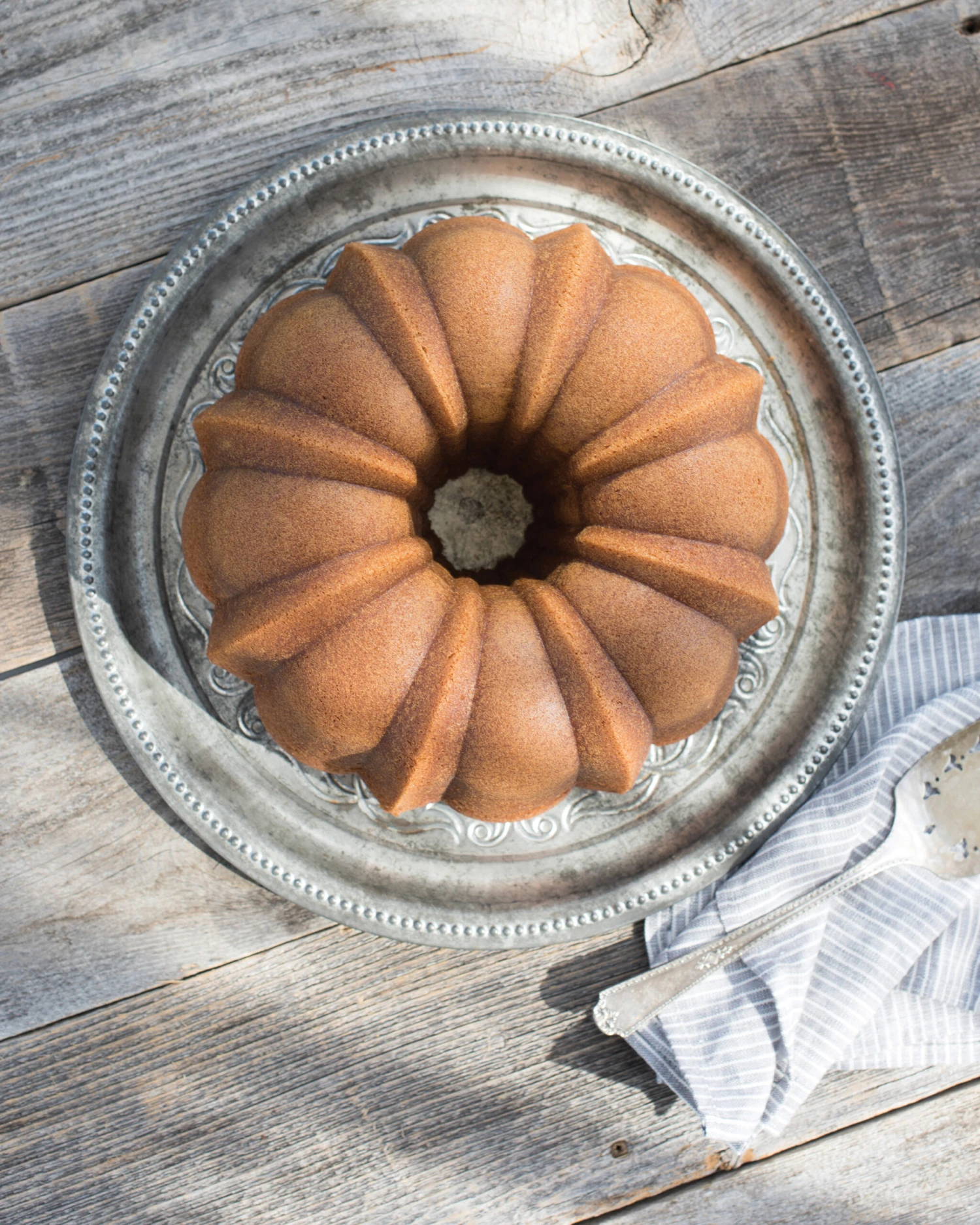 Nordic Ware Anniversary Bundt Bakvorm 3 Nordic Ware Anniversary Bundt Bakvorm - Afbeelding 3
