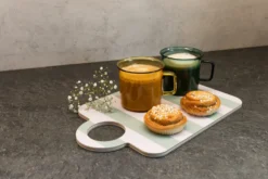 Muurla Checks & Stripes Dienblad 21x31 Cm -Filskars Winkel 574702 01 6 EnvironmentImage 9a94191a83 scaled