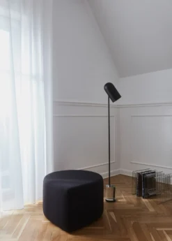 AYTM Stilla Poef Bouclé -Filskars Winkel 575870 01 40 EnvironmentImage 4906fd8739 scaled