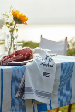 Lexington Striped Linen Cotton Tafelkleed 150x250 Cm -Filskars Winkel 577983 01 40 EnvironmentImage 49f4938de5 scaled