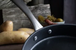 Satake Gietijzeren Pan -Filskars Winkel 580604 01 42 EnvironmentImage 3e197708af scaled