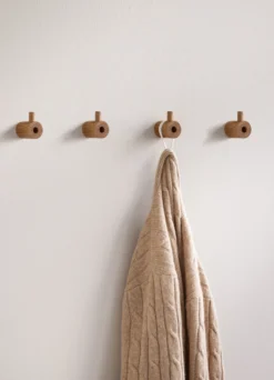 Moebe Wooden Wall Hook Haak -Filskars Winkel 581896 01 40 EnvironmentImage 31b9857e1b scaled