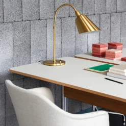 &Tradition Pavilion AV16 Bureau -Filskars Winkel Pavilion av16 miljo3 e02a2fb536