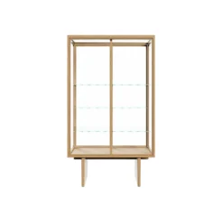 Gubi Private Vitrinekast -Filskars Winkel Private vitrin ek gubi back 6c1a9eb36d