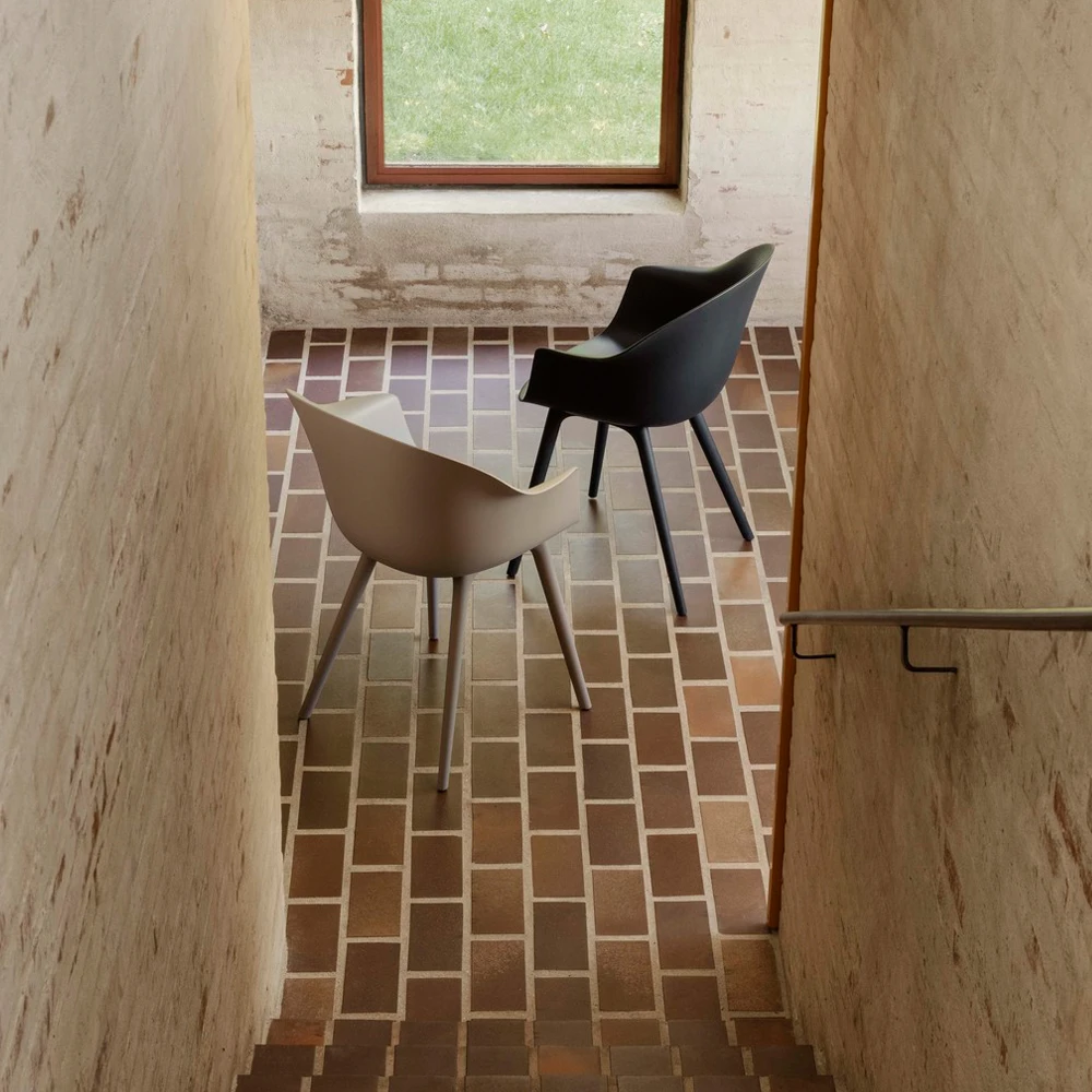 Gubi Bat Plastic Stoel 3 Gubi Bat Plastic Stoel - Afbeelding 3