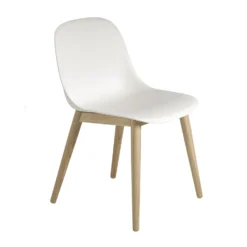 Muuto Fiber Side Chair Stoel Met Houten Poten