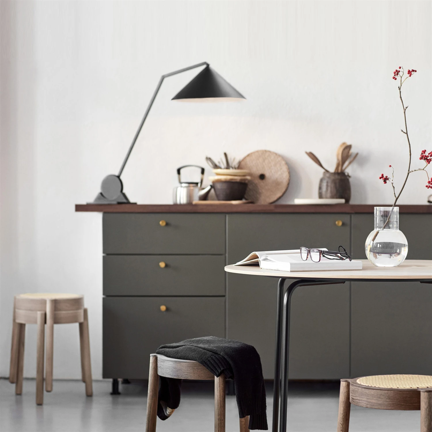 Northern Pal Kruk Met Rotan Zitting 3 Northern Pal Kruk Met Rotan Zitting - Afbeelding 3