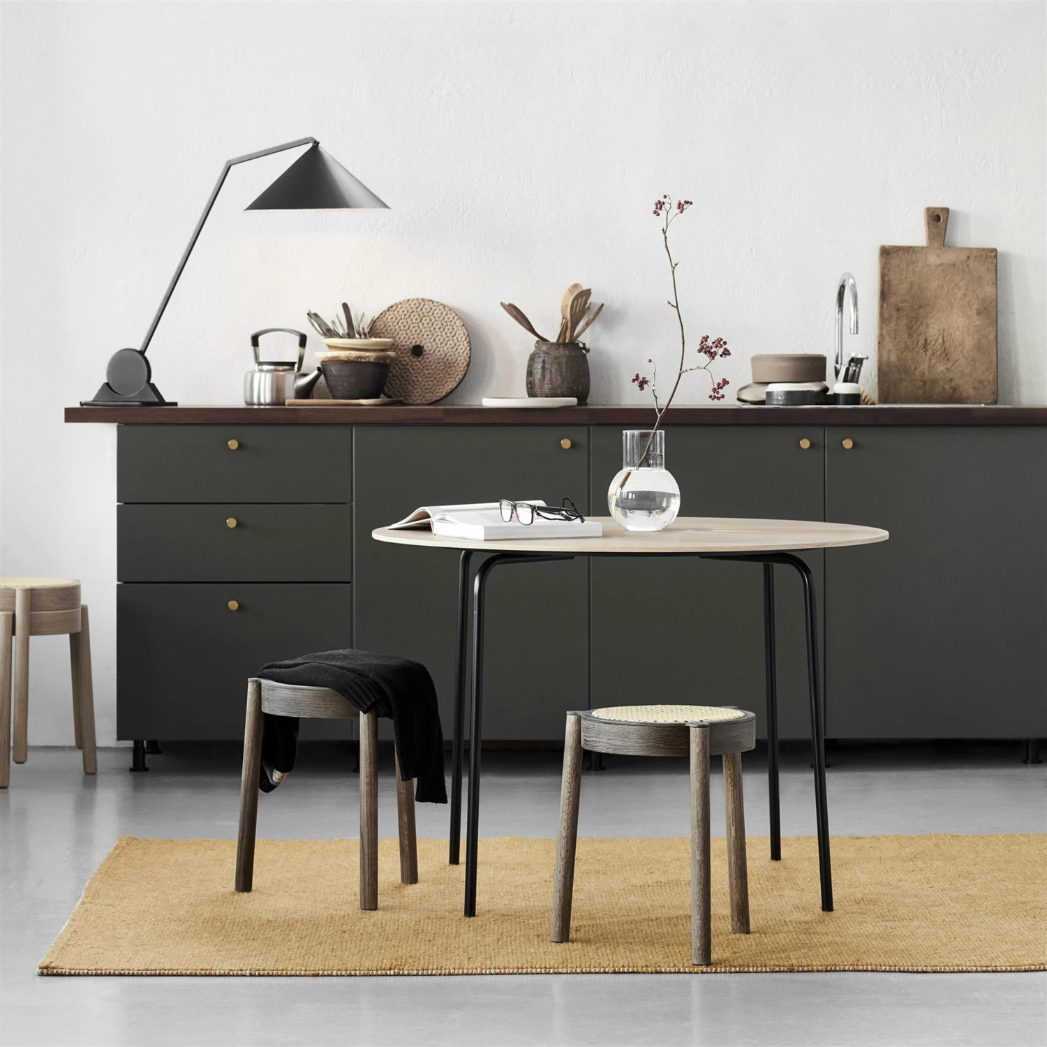 Northern Pal Kruk Met Rotan Zitting 2 Northern Pal Kruk Met Rotan Zitting - Afbeelding 2