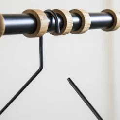 LIND DNA Slim Kledinghanger -Filskars Winkel slim galge miljo3 e506ee0a06